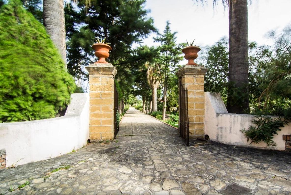 Ah Premium Borgo Torre Artale Hotel Трабия Екстериор снимка